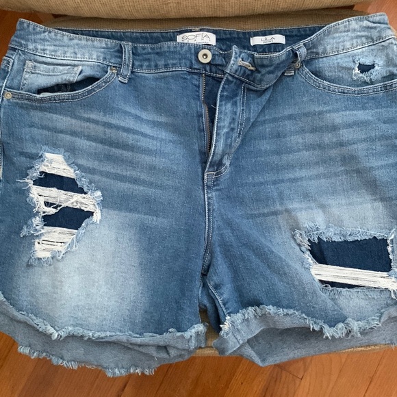 Sofia jean shorts, new without tags - Picture 1 of 3